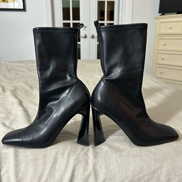 Call it Spring black vegan leather ankle boot mid-calf with heel, size 7.5 - Picture 1 of 6